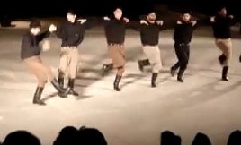 Yiannis et Giorgos Megalakakis, maîtres de la danse crétoise, pour la première fois avec leur troupe à Paris