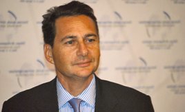 Le ministre français Éric Besson annonce la création de l'Office Méditerranéen de la Jeunesse
