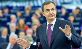 Décryptage : en Espagne, Zapatero surprend avec un remaniement ministériel de crise