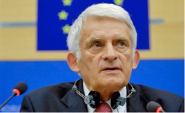 Jerzy Buzek, Président du Parlement UE, sur le report du Sommet UPM : « Un signal politique négatif »