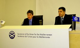 Ph. de Fontaine Vive (VP BEI) et Ahmad Massa'deh (SG UPM) signent un Mémorandum d'accord