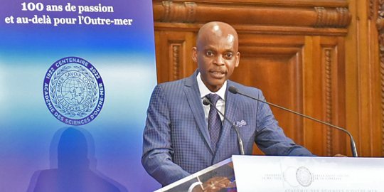#100ASOM / Le ministre togolais Robert DUSSEY à Paris, en Sorbonne : « L'Afrique entend redynamiser les relations avec ses diasporas, notamment celles de la France d'outre-mer »
